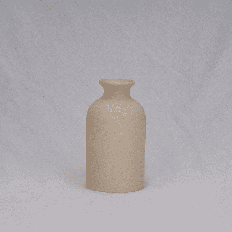 Elegant Ceramic Vase | Inspiring Home Decor - Orangme