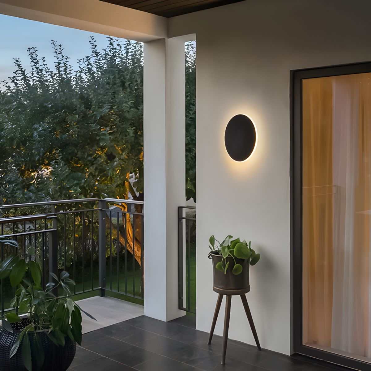 Modern Style Round LED Outdoor Wall Lighting - Sleek Design