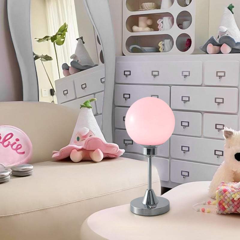 Pink Table Lamp | Romantic and Chic - Orangme