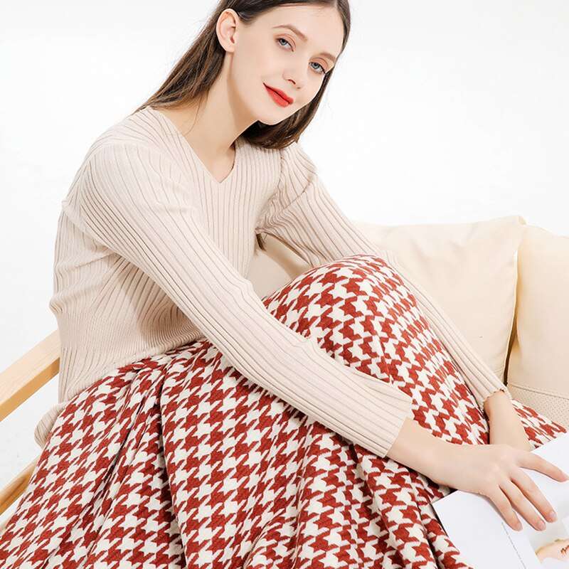 Chic Herringbone Knit Throw: Black & White or Red & White - Orangme