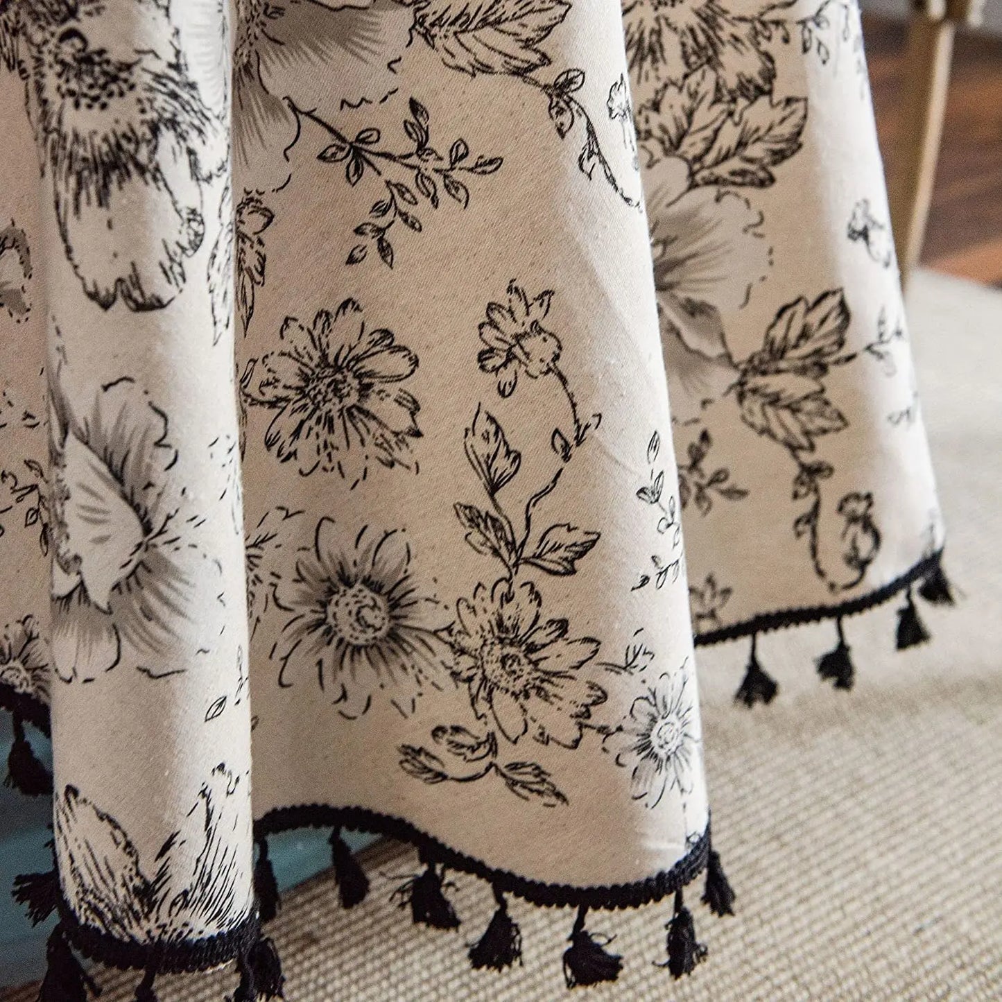 Round Tablecloth - Rose Floral, Wrinkle-Proof & Durable - orangme.com