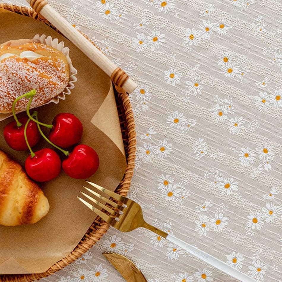 Oval Tablecloth - Floral White & Golden Daisy with Tassels - orangme.com