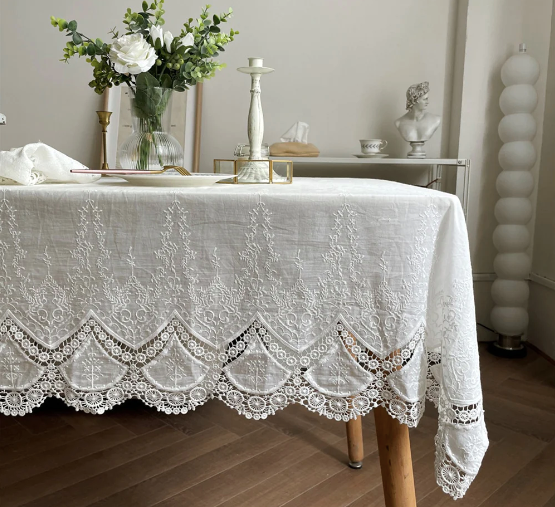 What Size Tablecloth Do I Need?