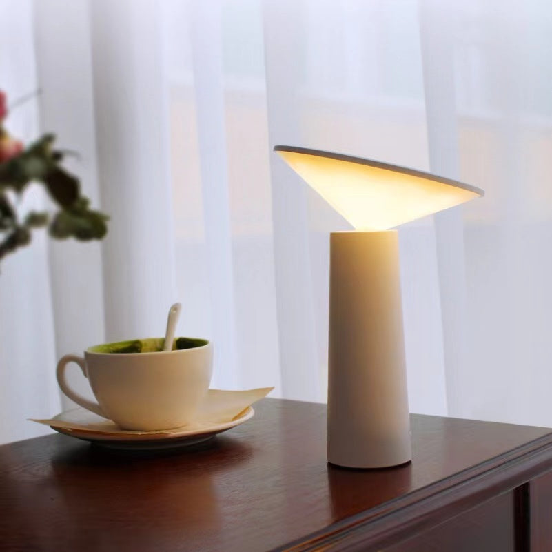 Modern Rechargeable Portable Lamp - orangme.com