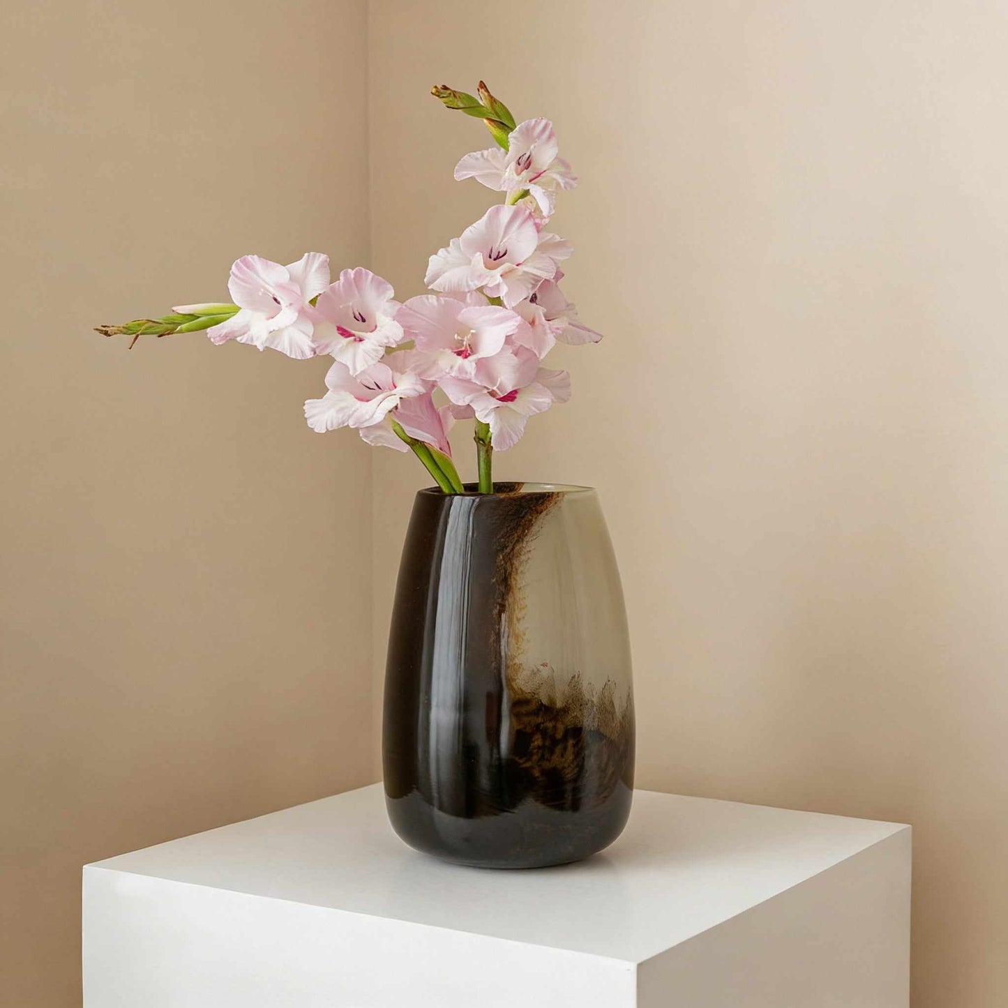 Glass Vase - Vintage French & Mid-Century Style Decor for Elegant Home Arrangements