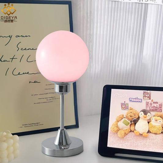 Pink Table Lamp | Romantic and Chic - Orangme
