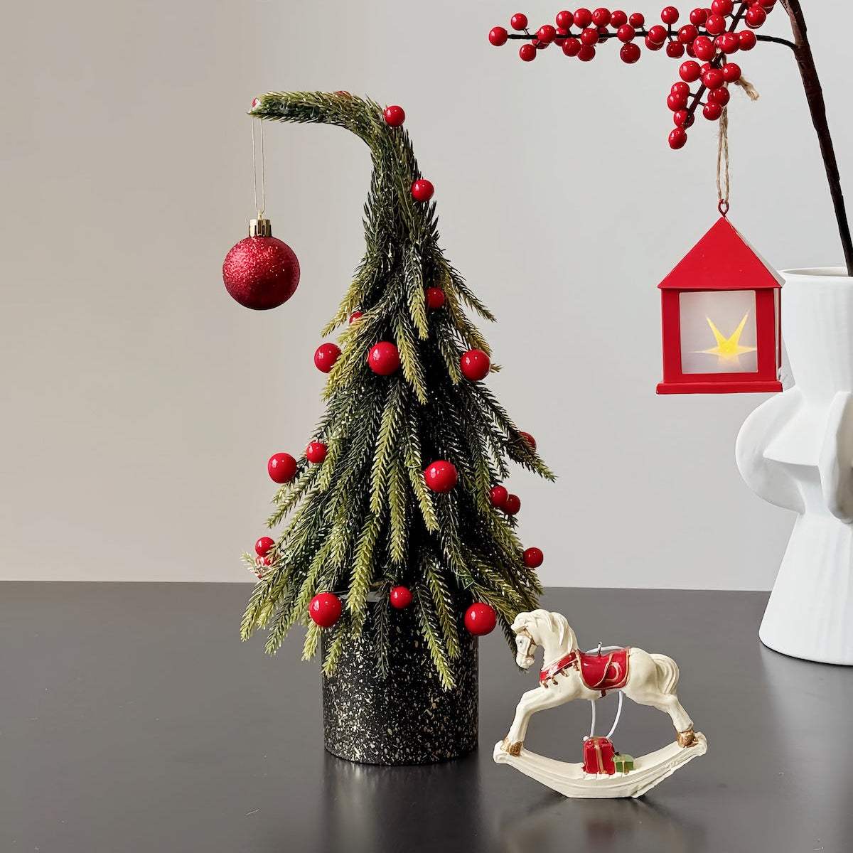 Christmas Tree Decorations: Ideal Ornaments for a Warm Festive Ambience
