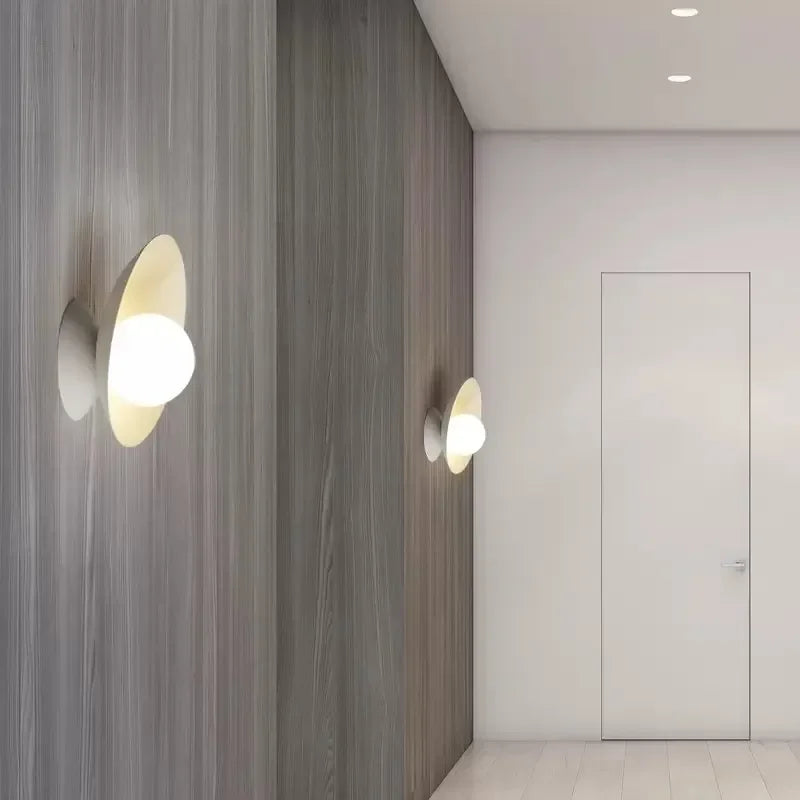 Minimalist Wall Light | Streamlined Elegance