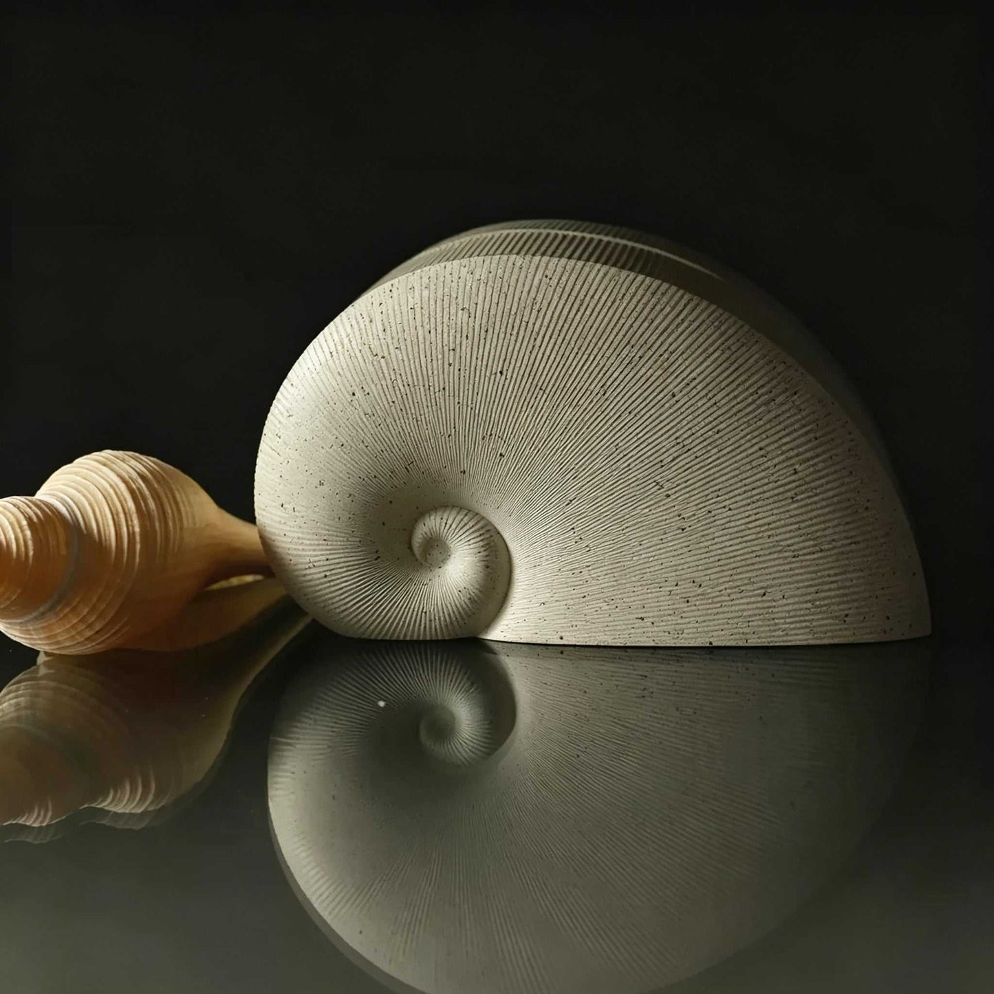 Ink-Splash Conch Tissue Box - Artistic Luxury Decorative Napkin Holder for Living Room