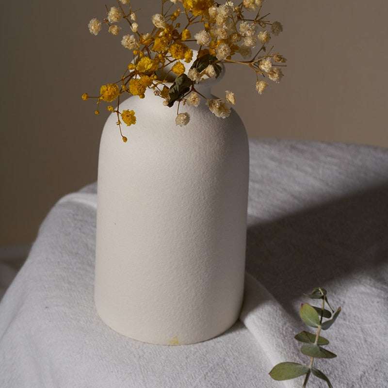Elegant Ceramic Vase - orangme.com